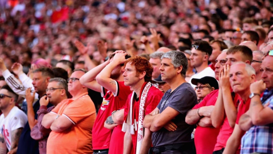 Поляци нападнаха фенове на Манчестър Юнайтед
